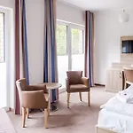 Zur Ostsee Hotel