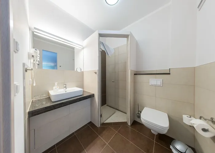 ホテル Zur Ostsee 4*
